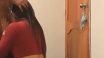 Belle-Sœur Avec Un Gros Cul Supplie Pour Le Sexe Et Se Fait Remplir De Lait